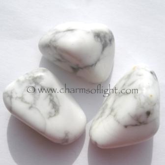 HowliteTumble stones